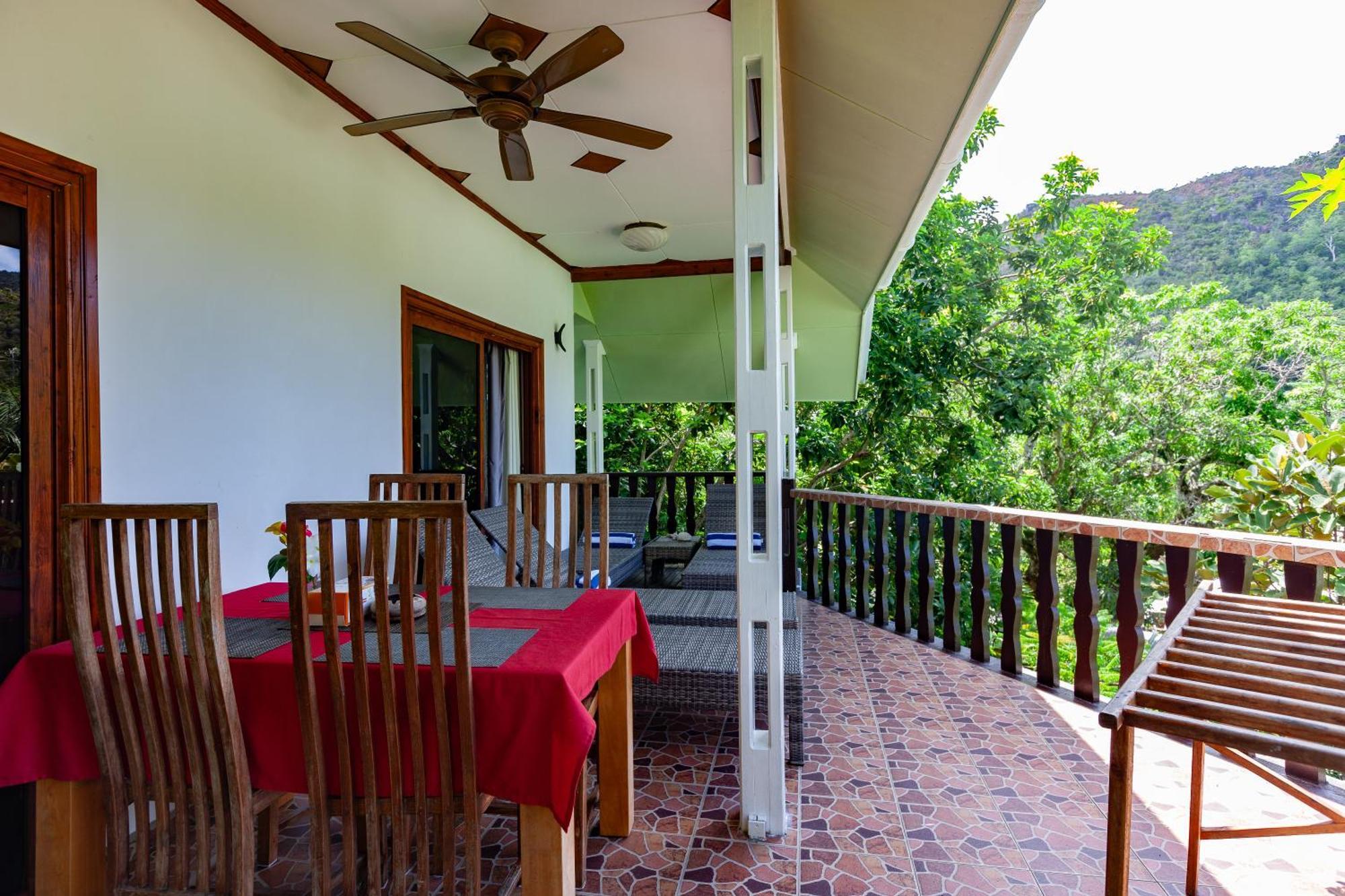 Sea View Lodge Baie Sainte Anne Eksteriør bilde