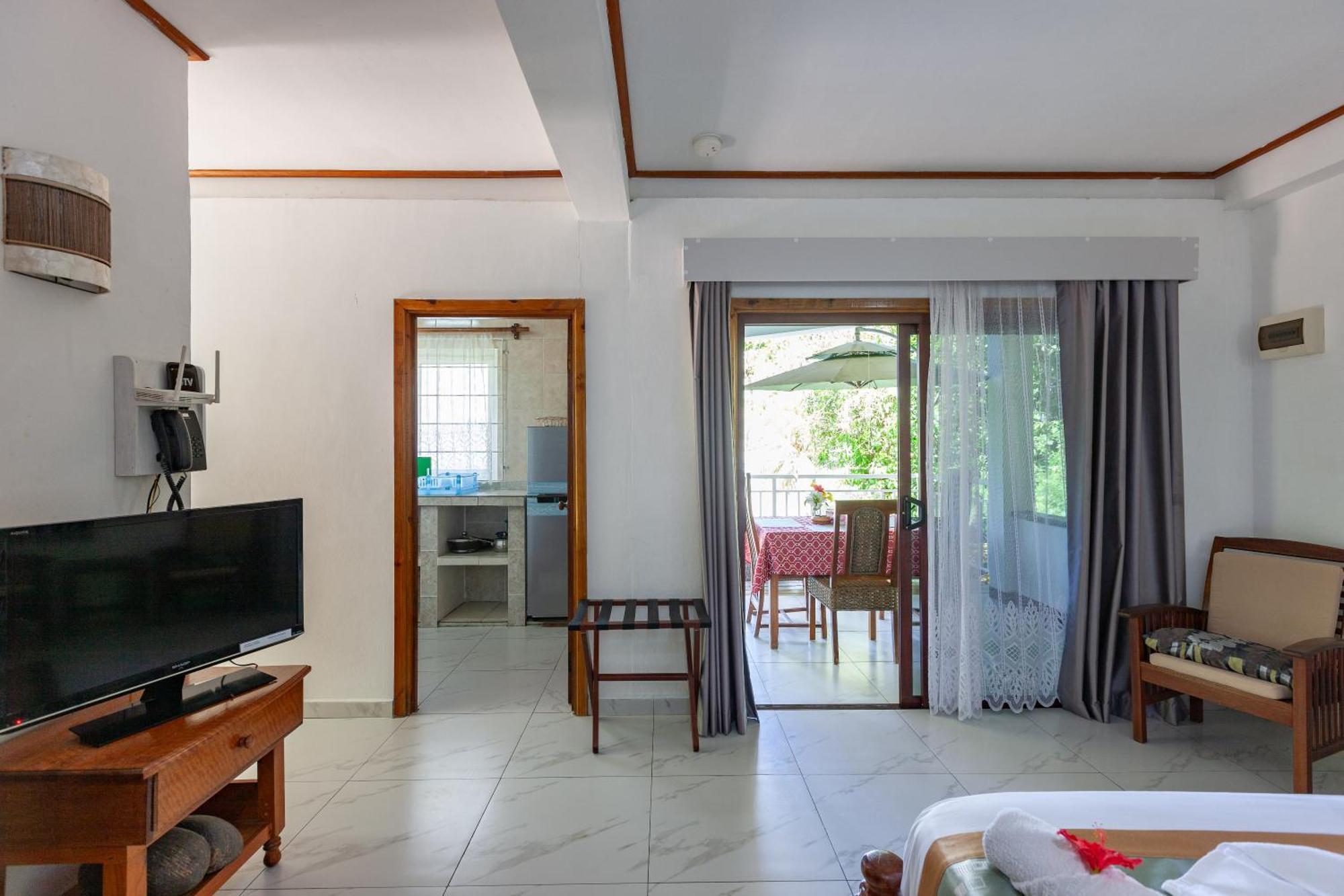 Sea View Lodge Baie Sainte Anne Eksteriør bilde