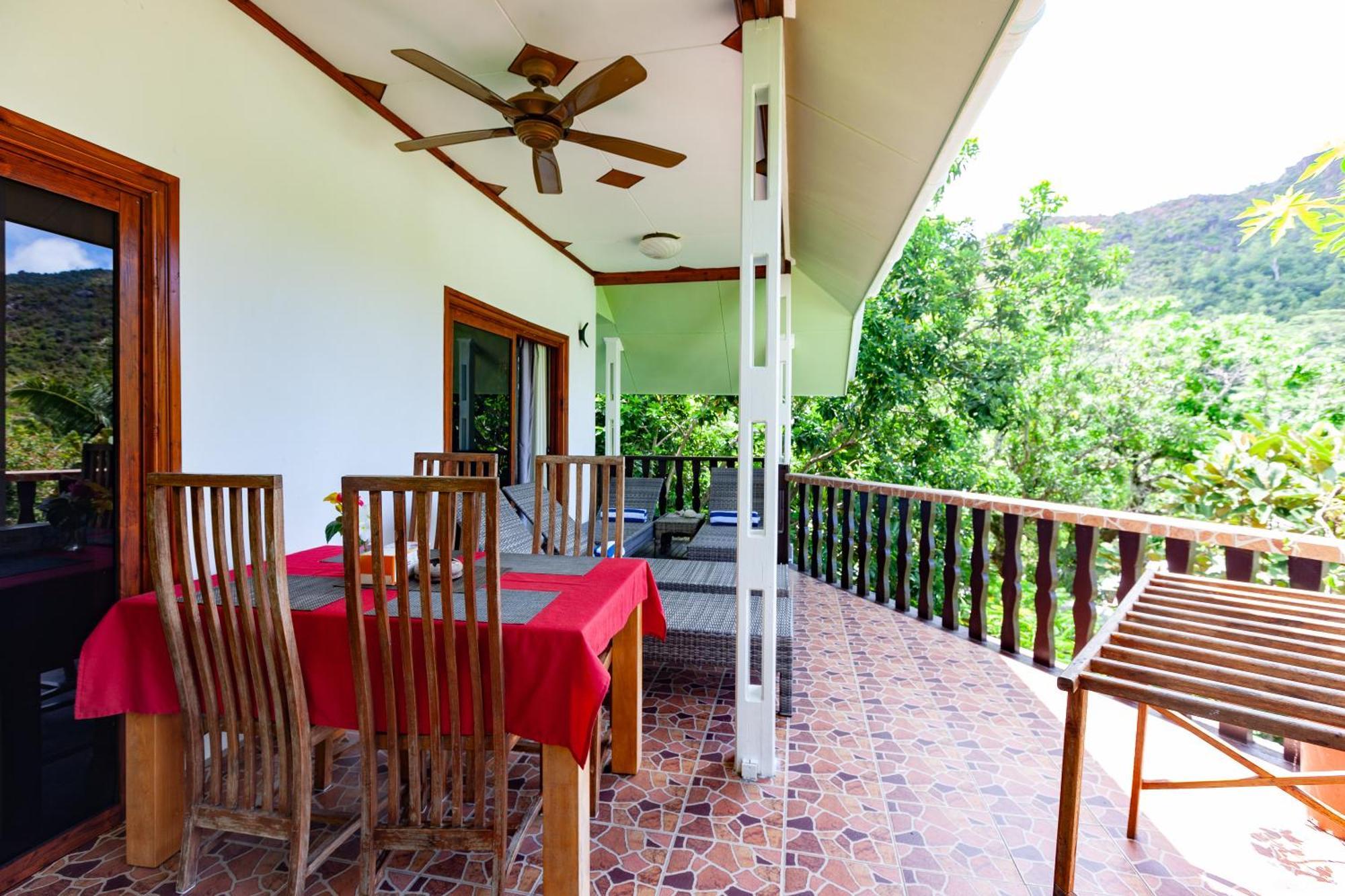 Sea View Lodge Baie Sainte Anne Eksteriør bilde